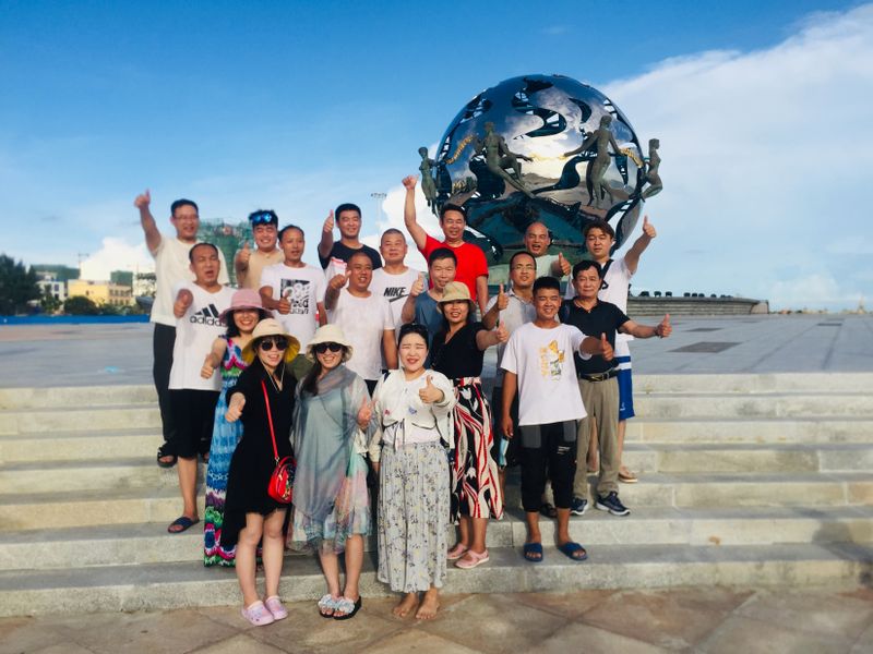 　　放飛心情，感受*美旅行